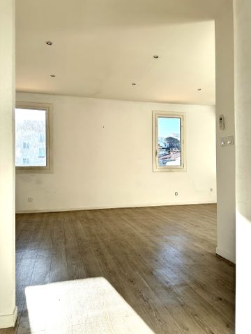 Location Appartement 1 pièce 39m² MARSEILLE 7ème - Photo 2