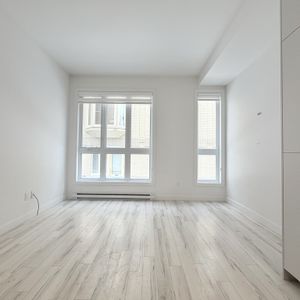 Studio Moderne Semi-Meublé Au Vieux - Photo 2