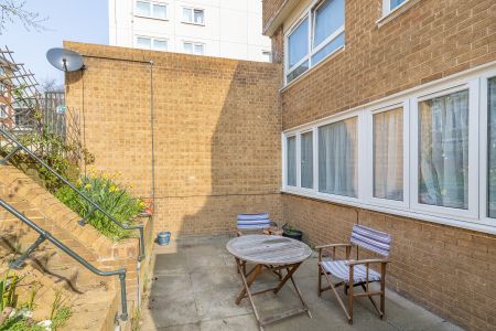 Walham Green Court, Fulham, London, SW6 - Photo 4