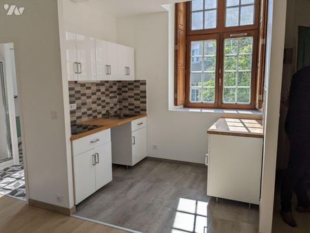 Proche du centre ville, appartement de 44 m2 entièrement rénové, proche des commodités comprena... - Photo 3