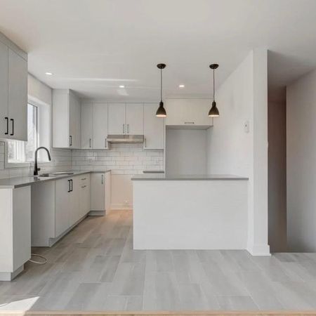 Condo 3 1/2 nouvelle construction Longueuil Rive-Sud disponible immédiatement - Photo 3
