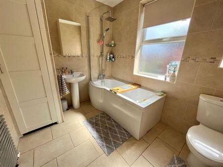 Alder Hill Grove, Leeds, LS7 - Photo 2