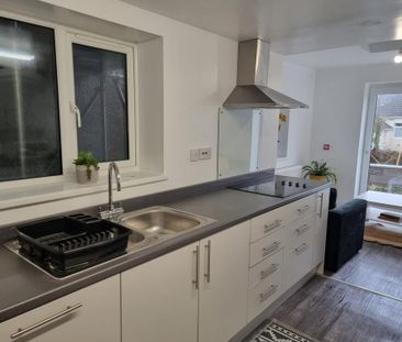 1 bedroom in a house share to rent - Photo 1