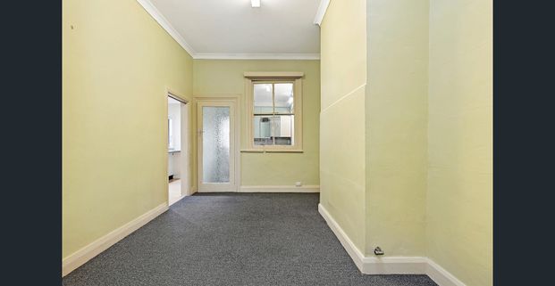 3 Bedroom home with generous backyard - Photo 1