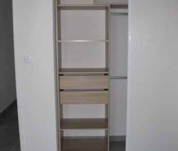 Location Appartement 3 pièces 61m² SETE 34200 - Photo 2