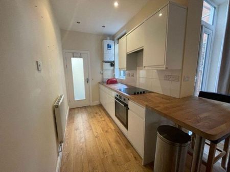 3 bedroom terraced house to rent - Photo 5