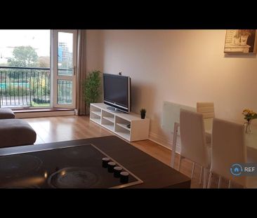 2 bedroom flat to rent - Photo 2