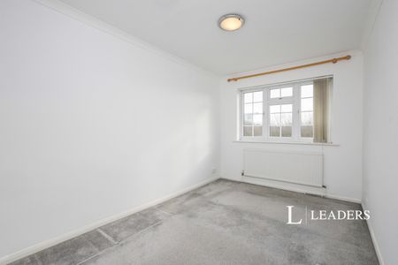 3 bedroom house to rent Lakelands Close, Hampden Park, Eastbourne, BN22 - Photo 5