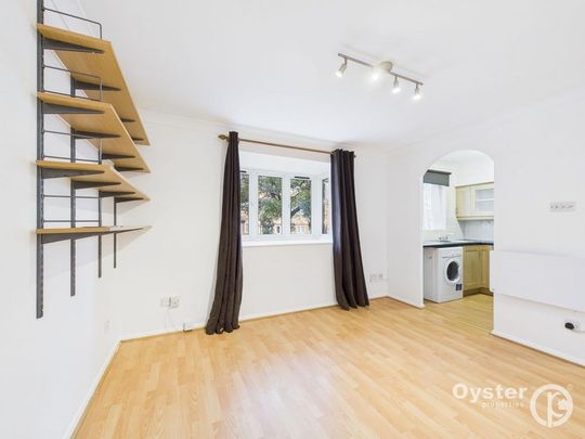 Studio to rent - Photo 1