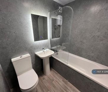 2 bedroom flat to rent - Photo 6