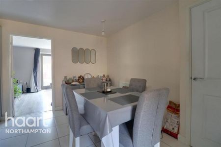 2 bedroom end of terrace house to rent - Photo 4