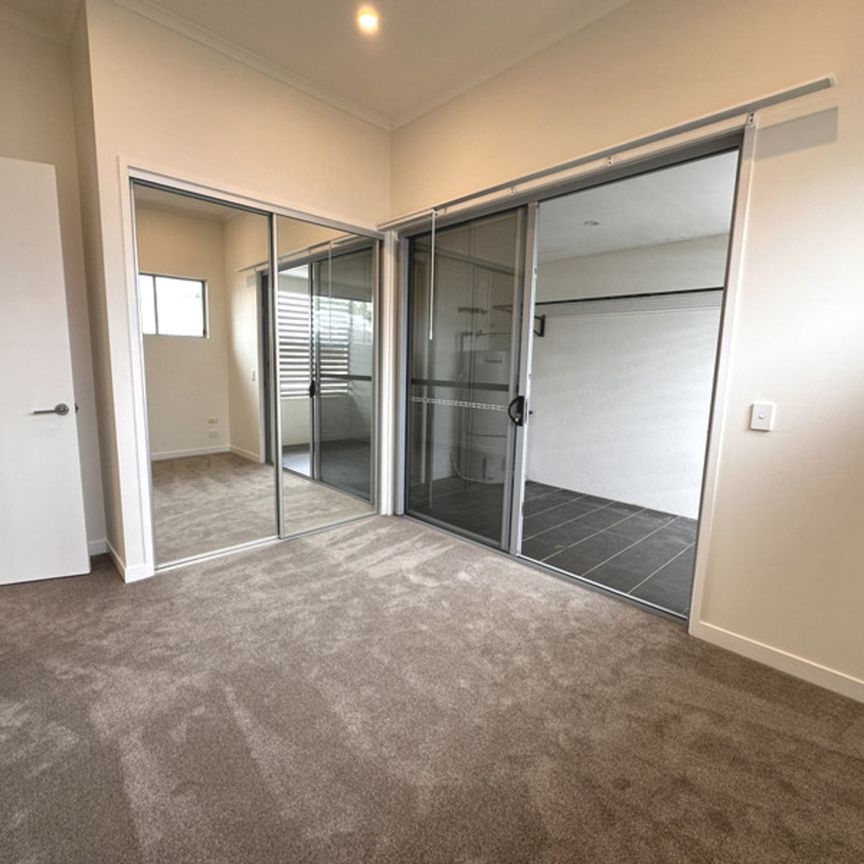 Stylish, Modern & Perfectly Located! - Photo 1