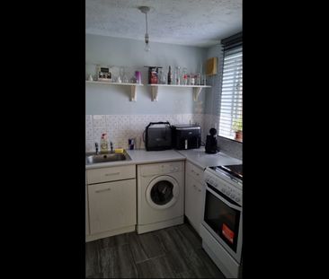 1 Bed Flat, Rothesay Court, SE6 - Photo 6