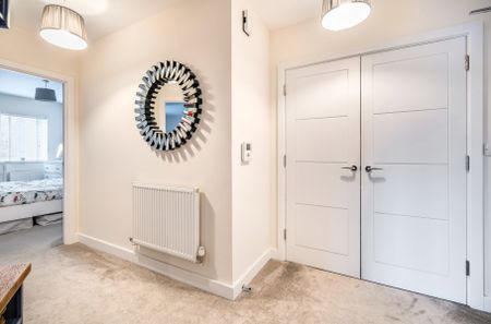 Bell Farm Way, Walton-on-Thames - 2 bedrooms Property for lettings - Seymours - Photo 4