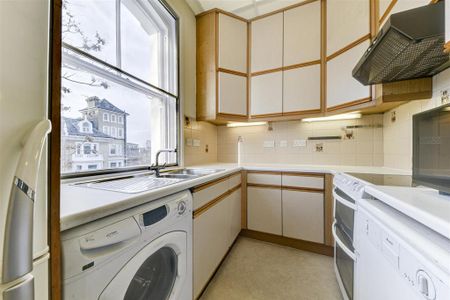 3 bedroom flat to rent - Photo 4