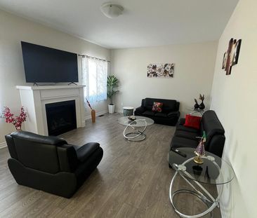 For Lease - 207 Stayner Street, Clearview, Ontario - Photo 1