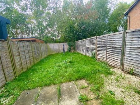 3 bedroom terraced house to rent - Photo 4