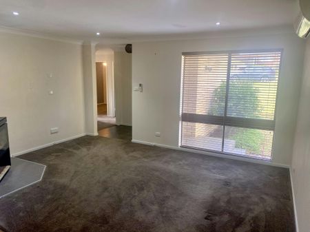 Modern Living in North Cowra - Photo 4