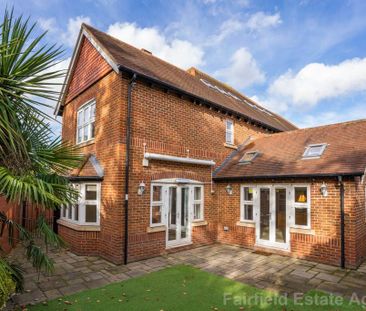 4 bedroom semi-detached house to rent - Photo 5