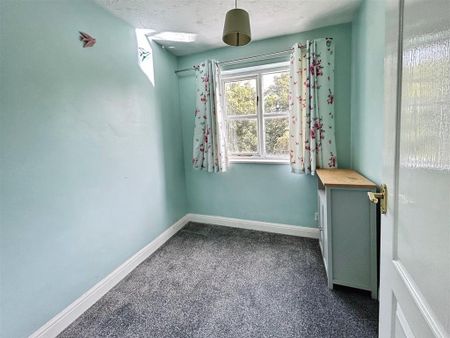 4 bedroom link detached house to rent - Photo 5