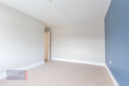 Kelston Court, - Photo 3