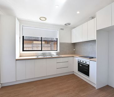 Low-Maintenance Living in a Prime Sunshine North Location - Photo 3