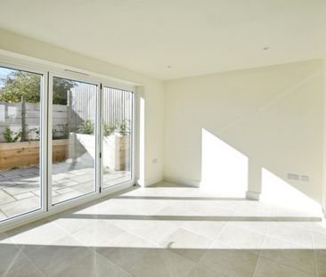 3 bedroom House To Let - Photo 1