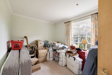 3 Bed Flat - Photo 5