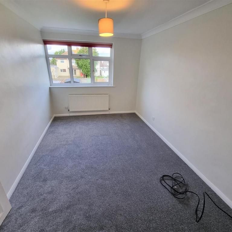 3 bedroom end of terrace house to rent - Photo 1