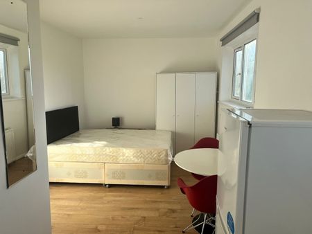 Studio Flat, Vivian Avenue, HA9 - Photo 2