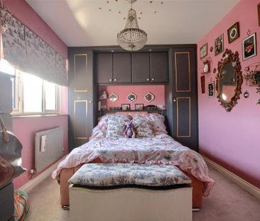 3 bedroom detached house to rent - Photo 2