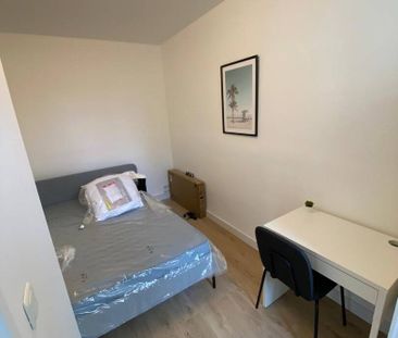 🏠 T4 Meublé à Nantes – A proximité des commodités - Photo 5