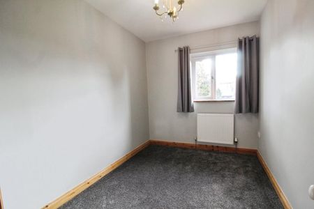 4 bedroom detached house to rent - Photo 3