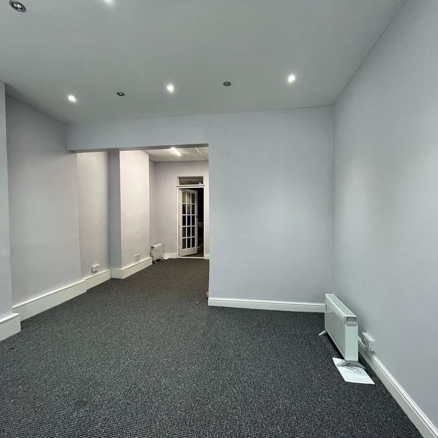 Studio Flat, Garratt Lane, SW17 - Photo 1