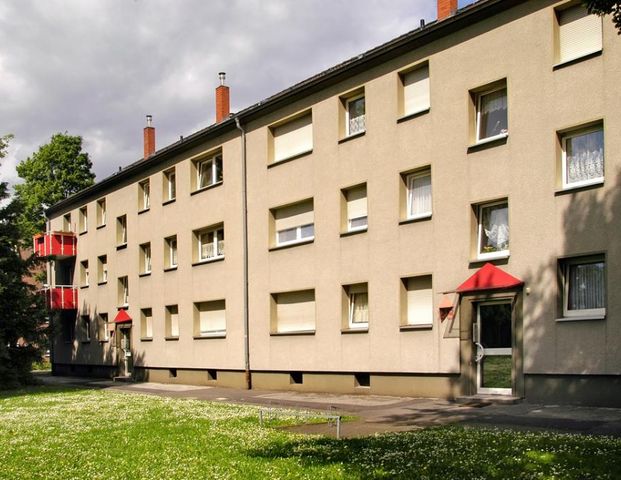 Demnächst frei! 2-Zimmer-Wohnung in Duisburg Huckingen - Photo 1