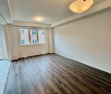 For Lease - 9 Vinewood Crescent, Barrie, Ontario - Photo 1