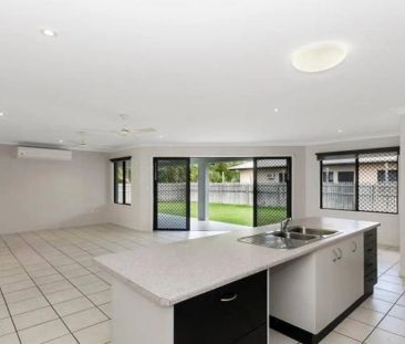 Easy Style For Easy Living - Photo 1