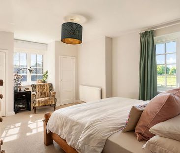 4 bedroom semi-detached house to rent - Photo 4