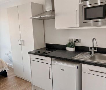 Studio to rent - Photo 3