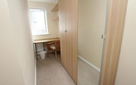 ***STUDENT PROPERTY *** ALL BILLS INCLUDED *** 6 bedroom student property 5 min walk from University of the West of England. Bills included - Move in July 2026. - Photo 5