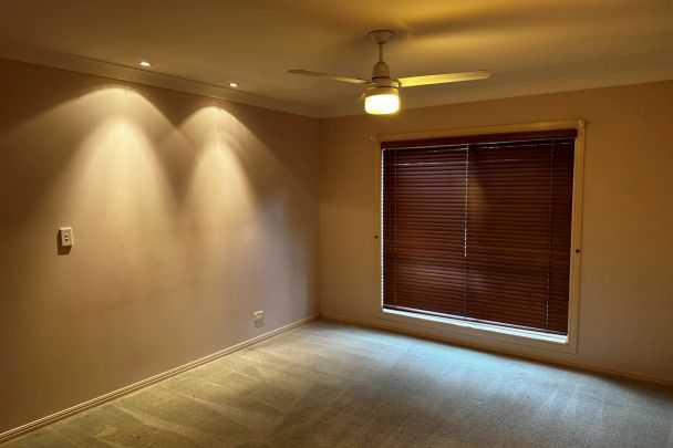 Large Home in sough after pocket of Shailer Park! - Photo 1