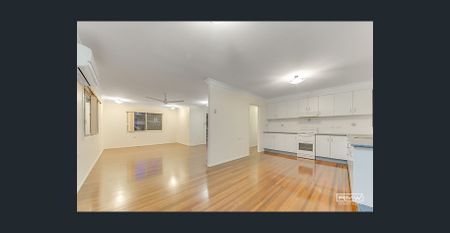 Neat 3 bedroom home! - Photo 2