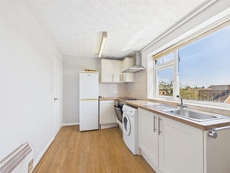 1 BED Flat To rent - Photo 2