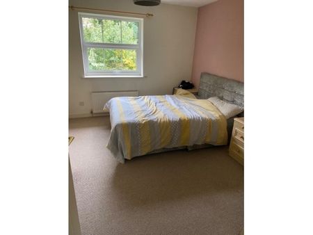 2 bed Town House, - Photo 5