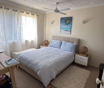 Secure, very well maintained 2 bedroom 2 bathroom apartment close t... - Photo 3