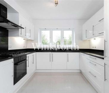 Gordon Hill, Enfield, EN2 - Photo 1