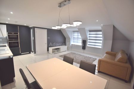 Price £1,700 pcm - Available Now - Furnished - Photo 3