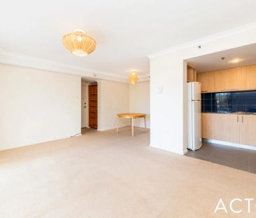 24/10 Wellington Street, - Photo 4