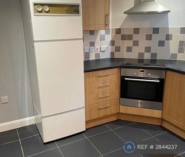 2 bedroom end of terrace house to rent - Photo 5