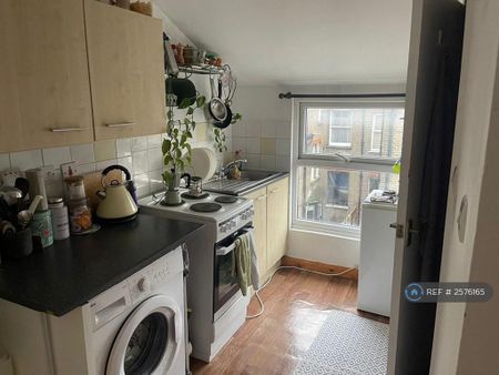 Studio to rent - Photo 3